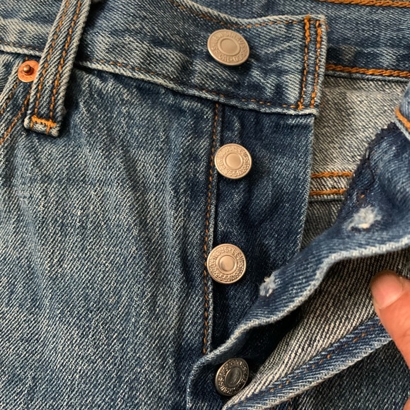 Levis Jeans - Picture 3 of 7